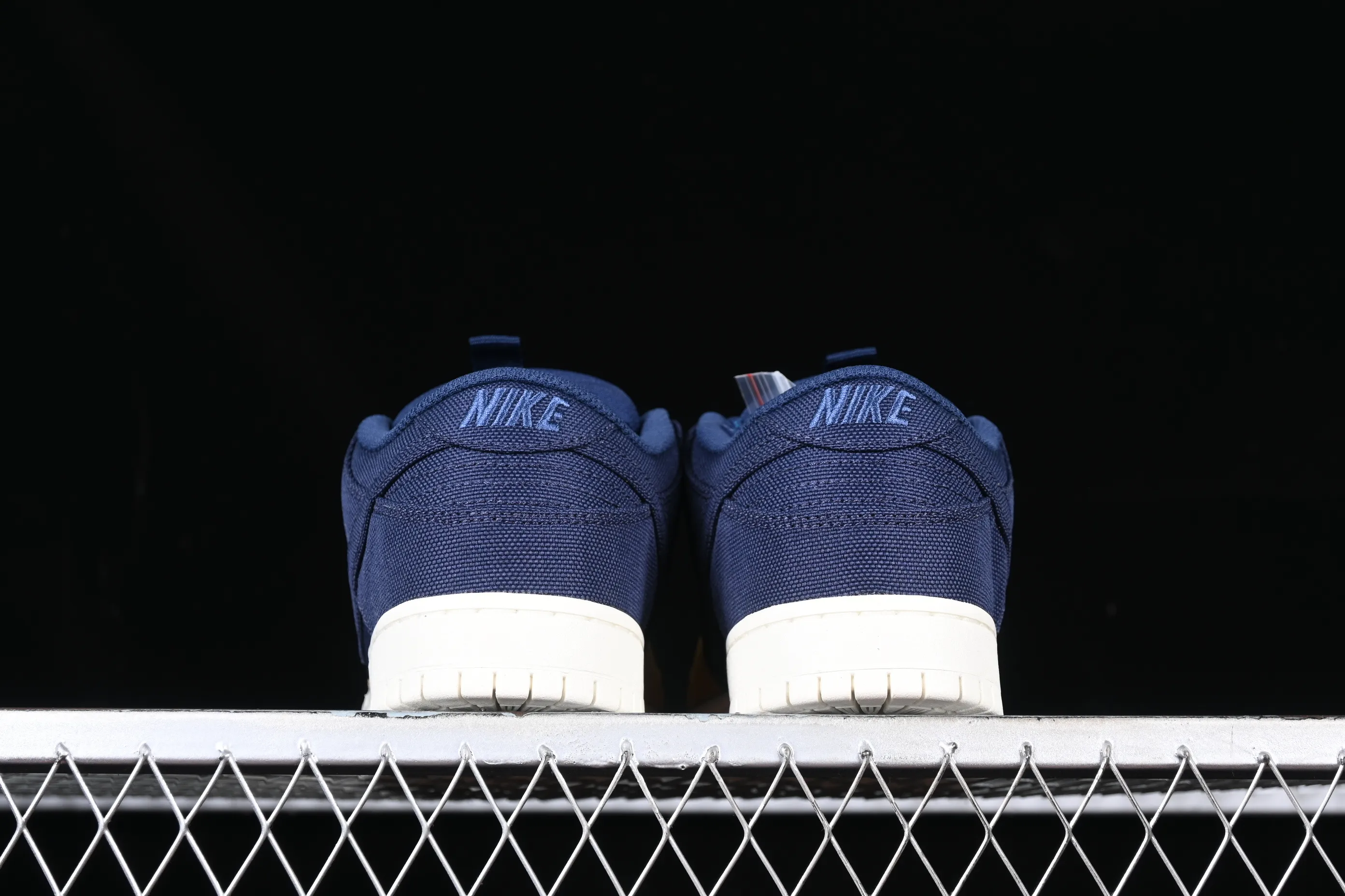 All Categories Nk SB Dunk Series Nk SB Dunk Low Low-top sneakers Nk SB Dunk Low "Midnight Navy" Desert Yellow SB low-top sports and leisure sneakers DX6775-400